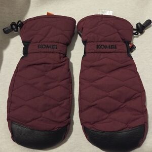 Kombi Women's Quilted Mittens - Burgundy and Black